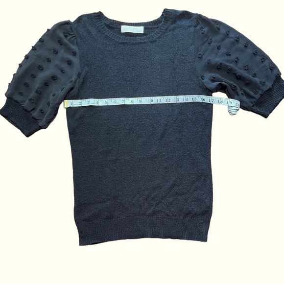 Leela & Lavender Black Puff Sleeve Top - size small - Picture 3 of 3